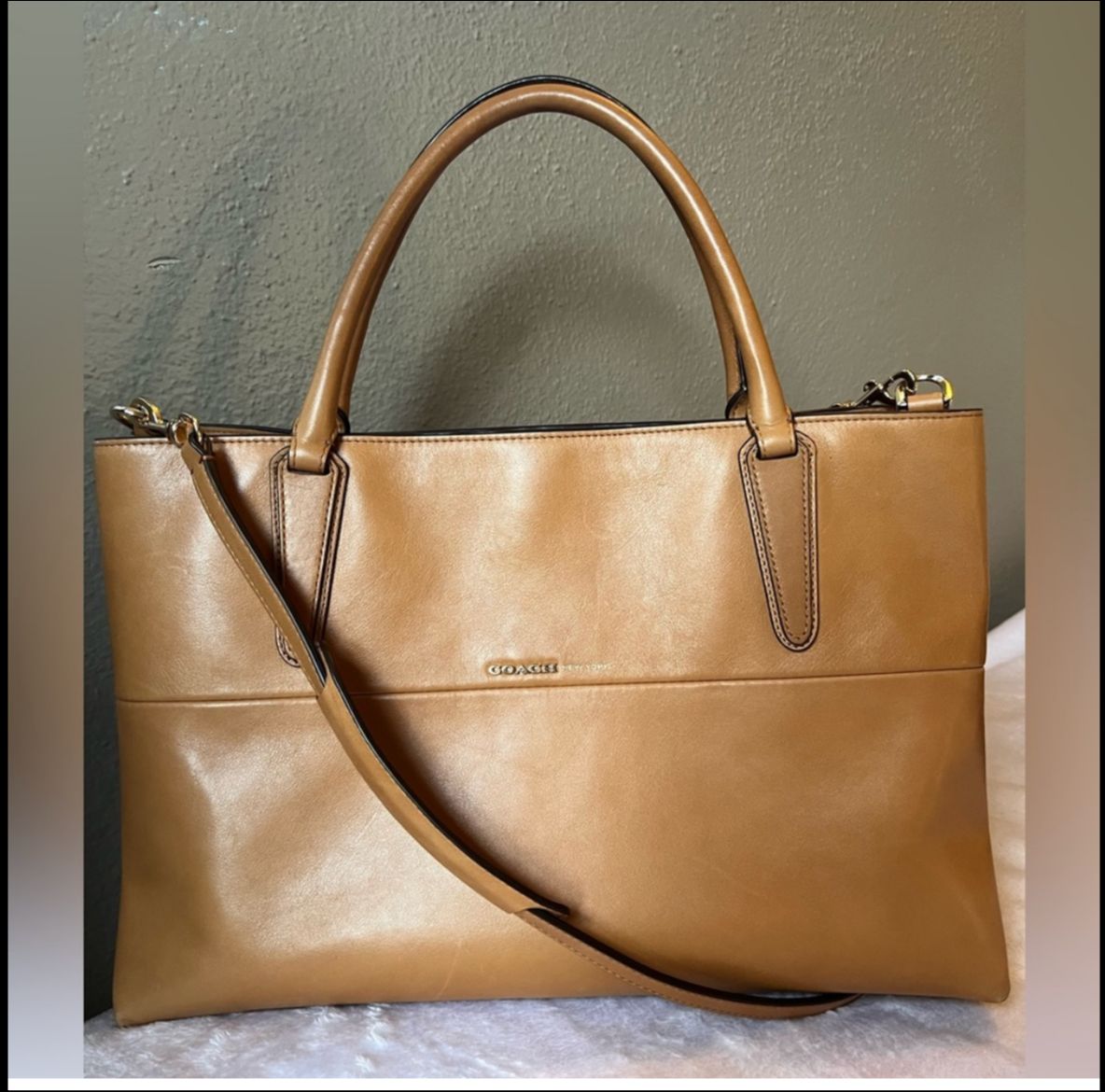Coach Leather Bag in Camel